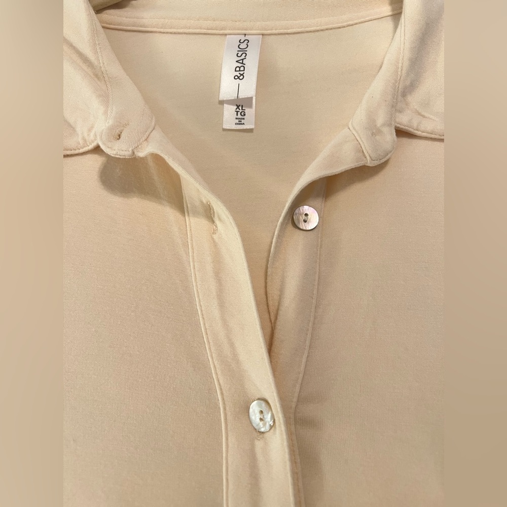 Ivory cotton button down top - Picture 3 of 3